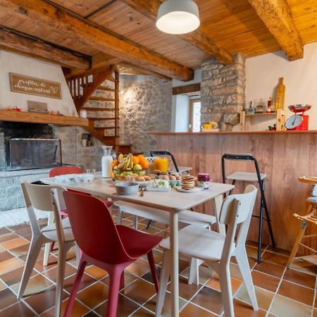 Maison De Village Au Coeur Des Remparts Sainte-Eulalie-de-Cernon Luaran gambar
