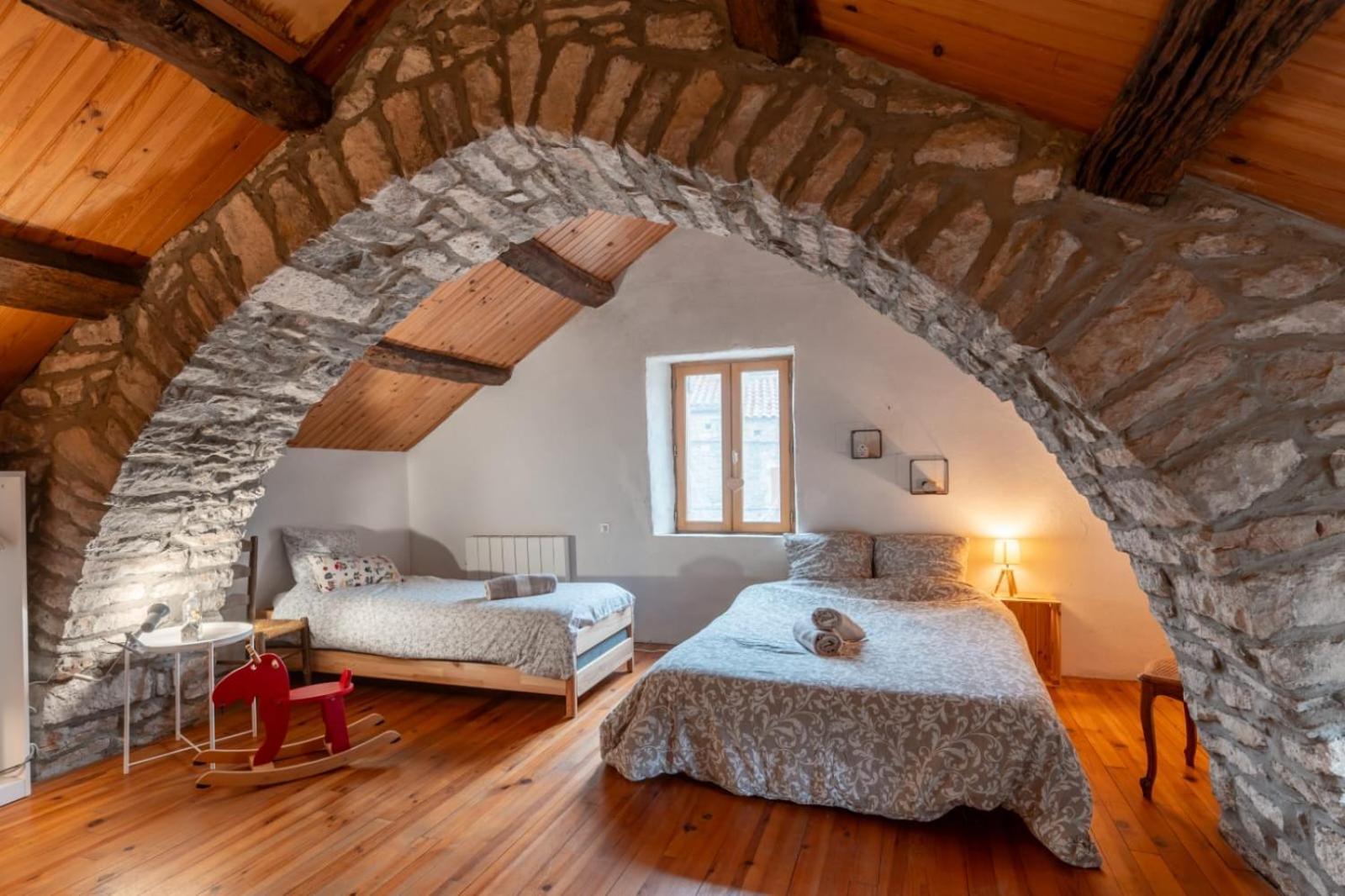 Maison De Village Au Coeur Des Remparts Sainte-Eulalie-de-Cernon Luaran gambar